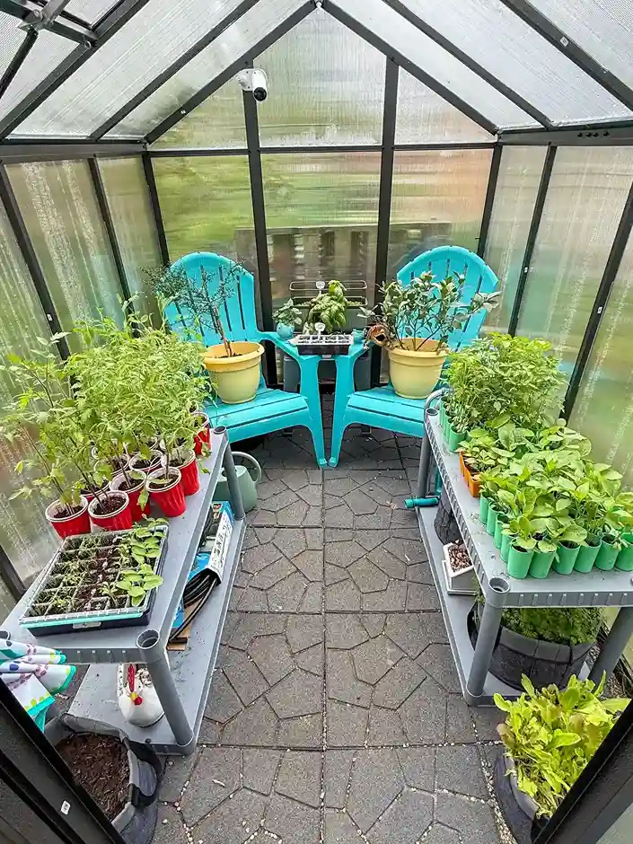 12 Greenhouse Potting Station Interior 14 11zon