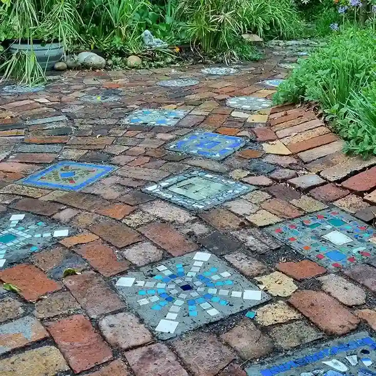 2 DIY Mosaic Stepping Stones