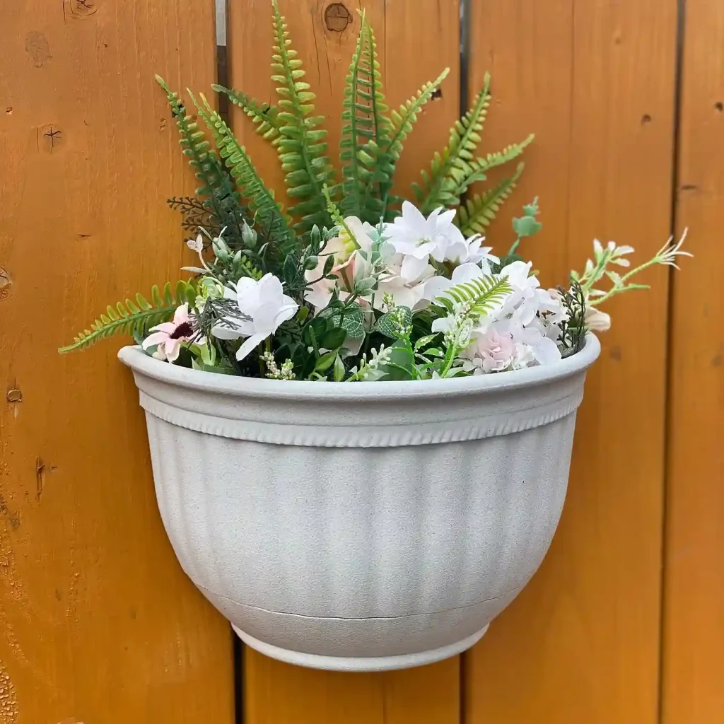 5 Hanging Planters on Fence