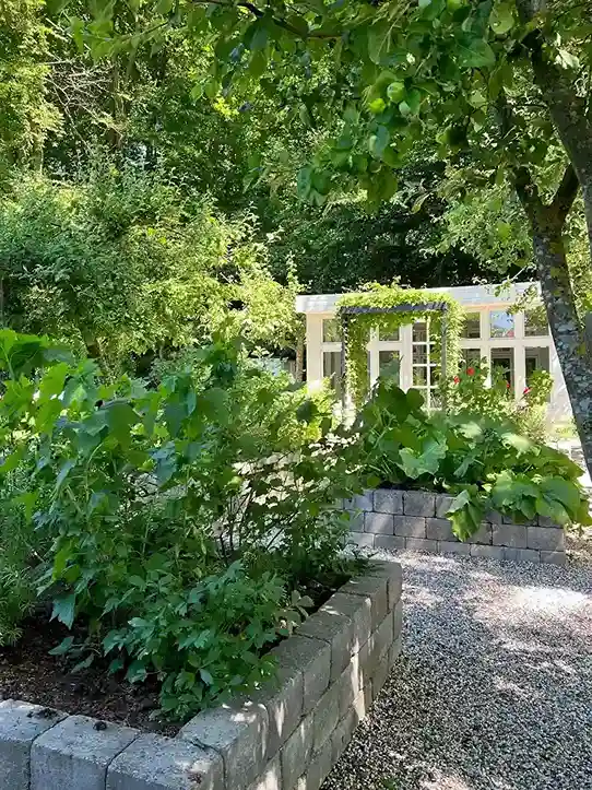 8 Herbs in a Potager Garden