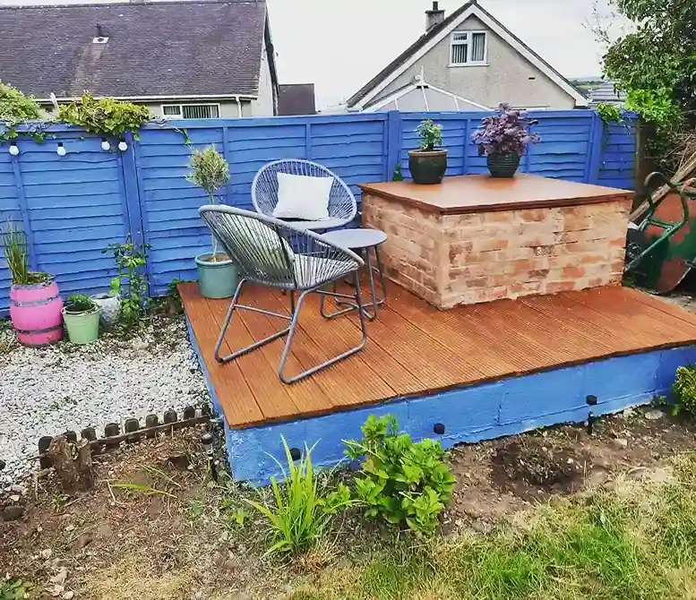 11. Sky Blue Fence for a Fresh Feel