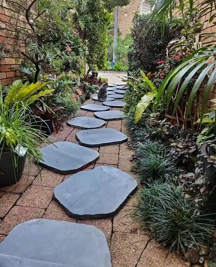 1 What Is a DIY Garden Walkway