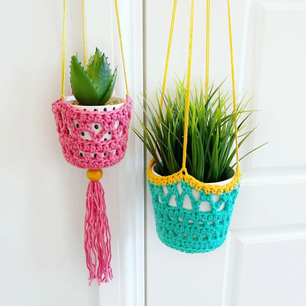 10. Chunky Yarn Plant Hanger Pattern